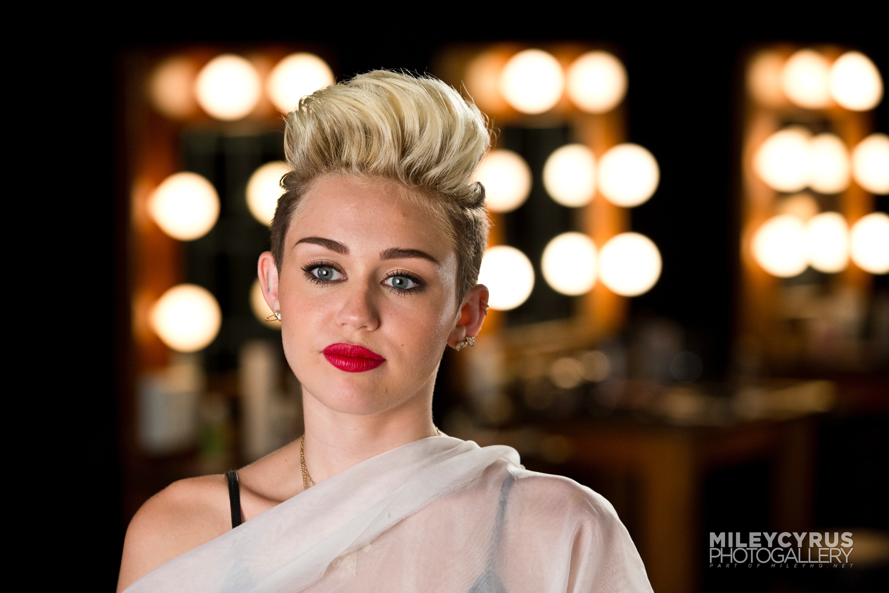 Miley-Cyrus-Styled-To-Rock-NY-1