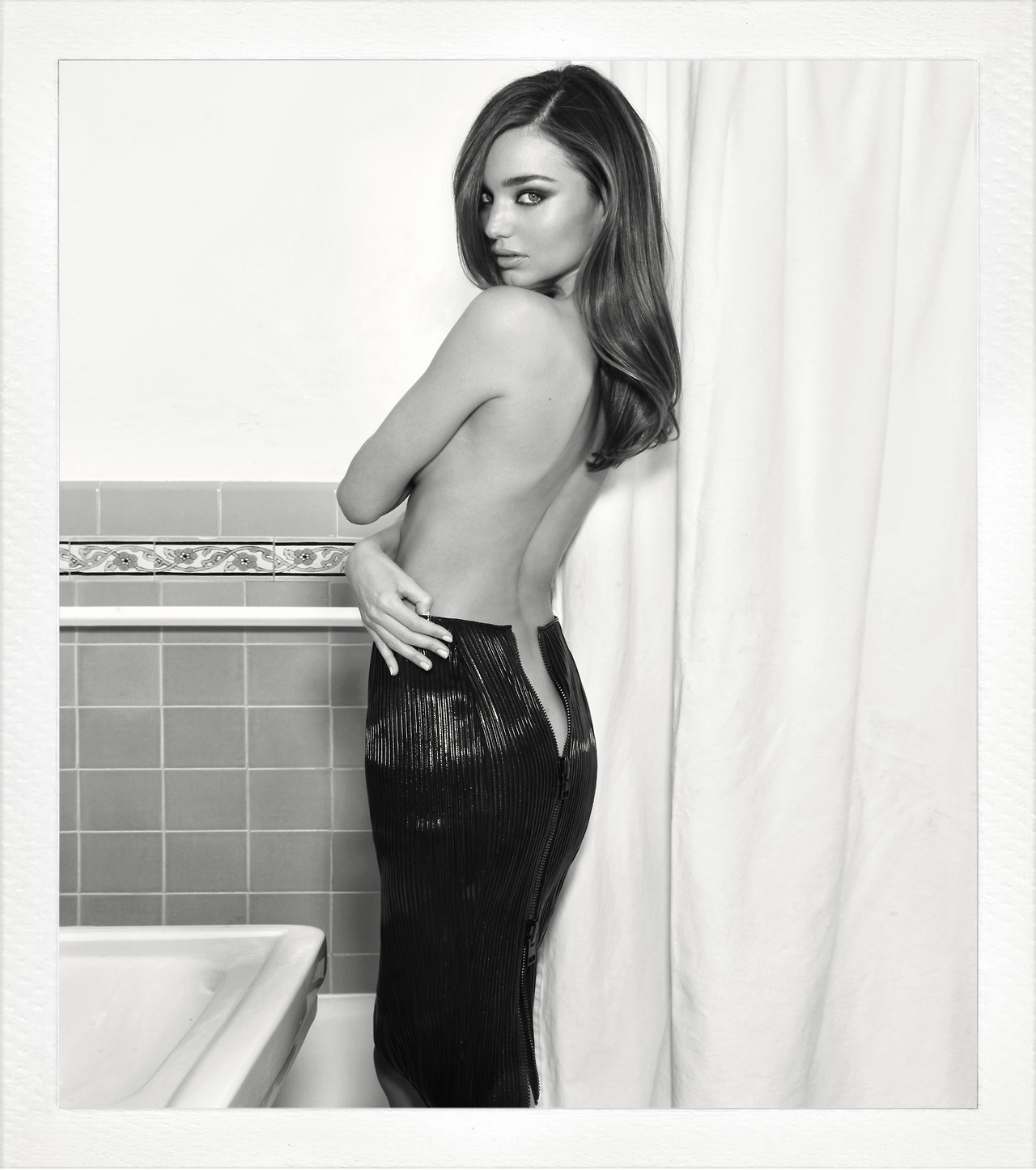 Miranda-Kerr-Photoshoot-by-Chris-Colls-7