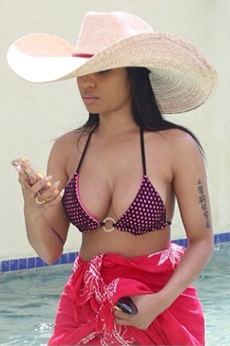 Nicki-Minaj-Bikini-Cabo-San-Lucas-4