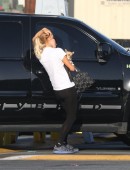 Paris-Hilton-Booty-in-Tights-3