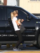 Paris-Hilton-Booty-in-Tights-4
