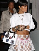 Rihanna-Outside-Giorgio-Baldi-Restaurant-LA-7