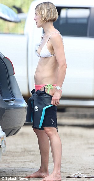Rosamund-Pike-8