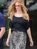 Rosie-Huntington-Whiteley-Malibu-5