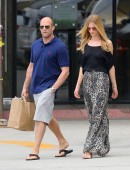 Rosie-Huntington-Whiteley-Malibu-7