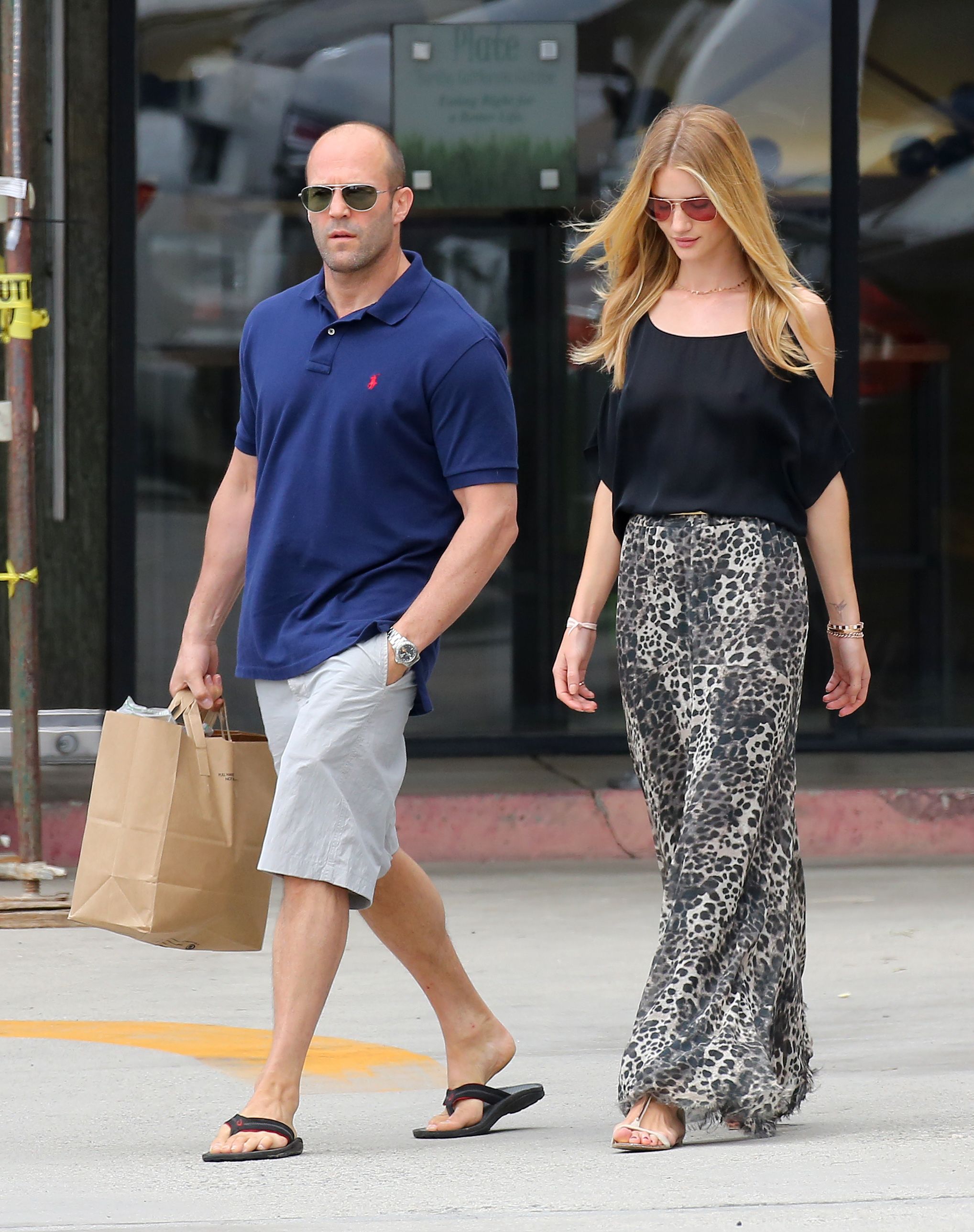 Rosie-Huntington-Whiteley-Malibu-7