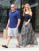 Rosie-Huntington-Whiteley-Malibu-8
