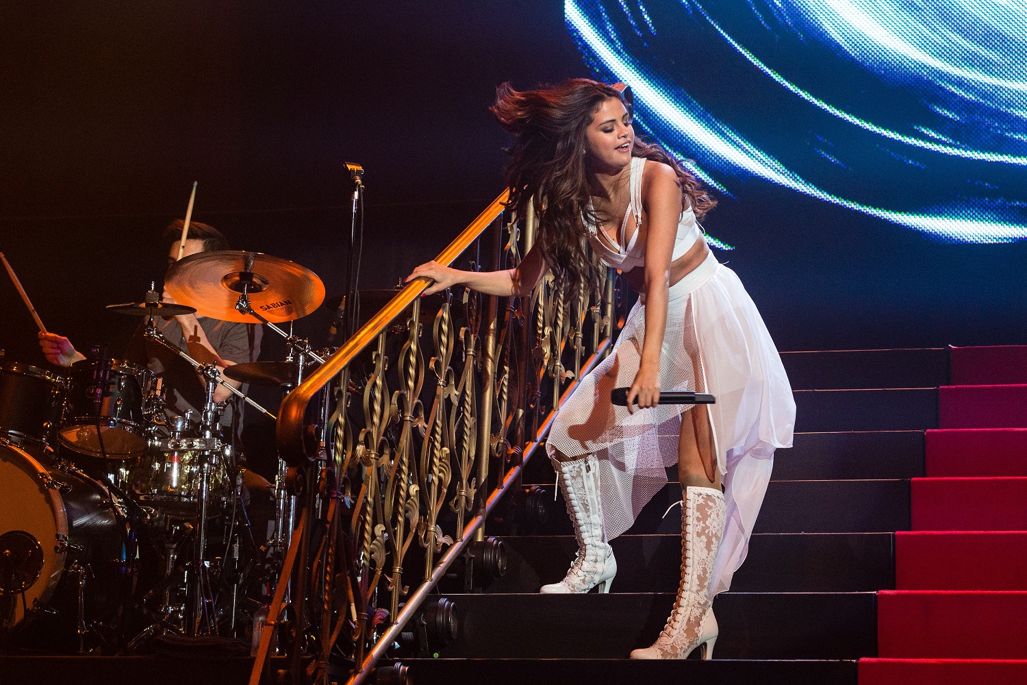 Selena-Gomez-Borderfest-2014-10