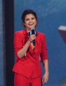Selena-Gomez-We-Day-California-LA-3