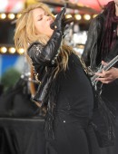 Shakira Performs on NBC's "Today"