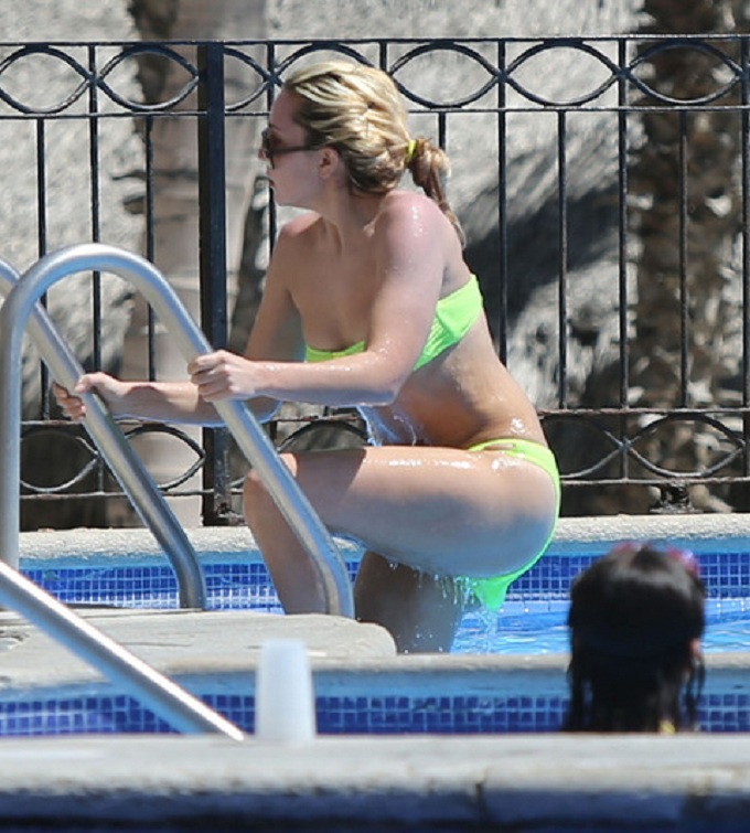 Amanda Bynes Enjoys Happy, Healthy Family Vacay in Cabo
