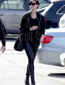 Anne-Hathaway-Booty-5
