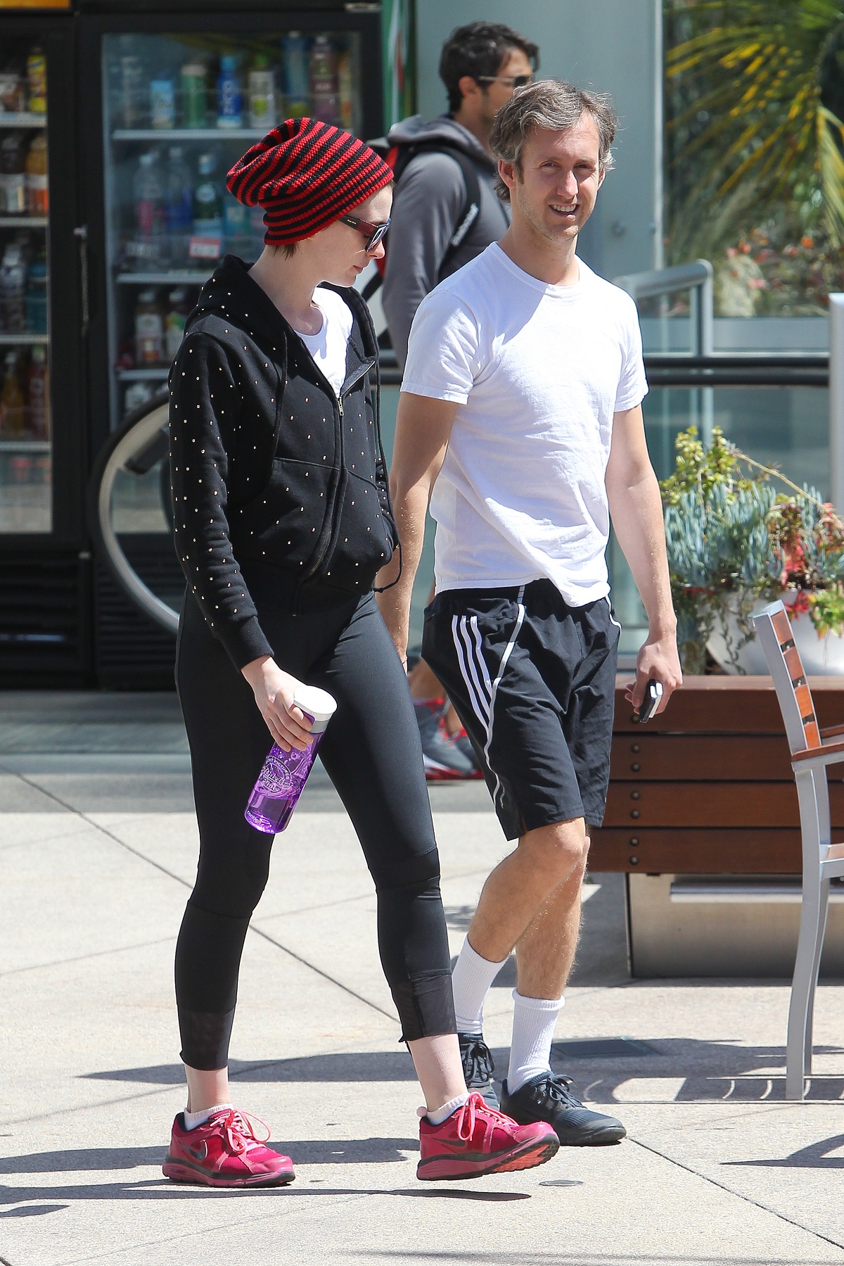 Anne-Hathaway-Booty-in-Tights-44
