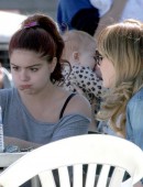 Ariel-Winter-Farmers-Market-11