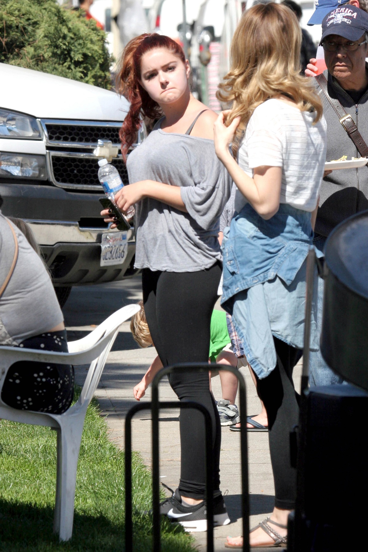 Ariel-Winter-Farmers-Market-3