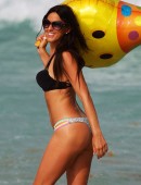 Claudia-Romani-in-Bikini-1
