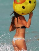 Claudia-Romani-in-Bikini-8
