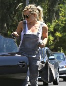 Hilary-Duff-Booty-105