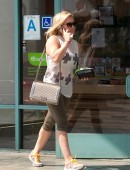 Hilary-Duff-Booty-in-Tights-605