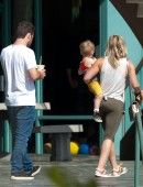 Hilary-Duff-Booty-in-Tights-606