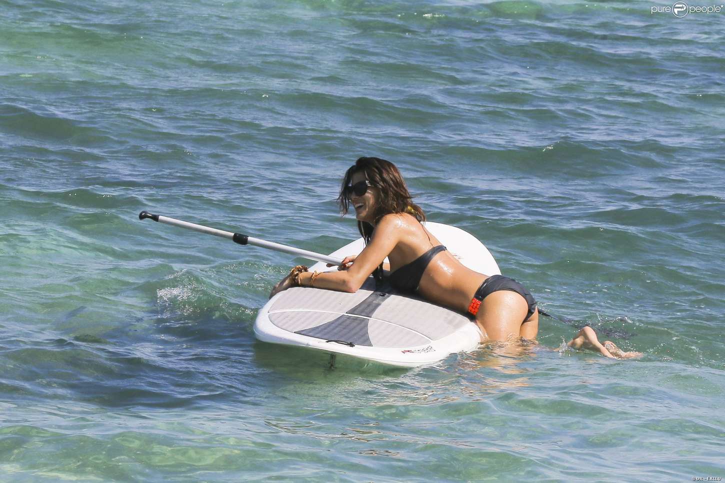 Karine-Ferri-Bikini-Saint-Barth-Beach-2