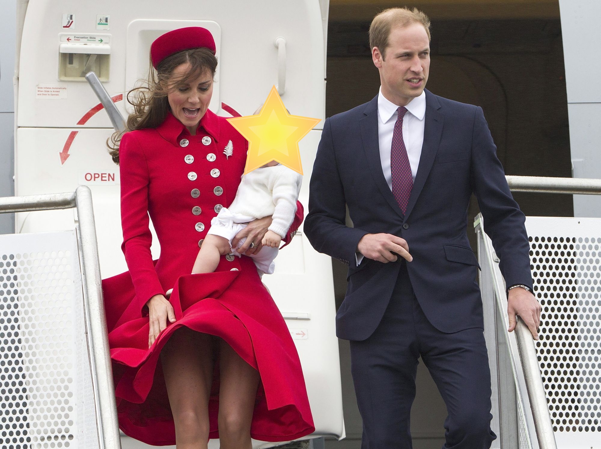 Kate-Middleton-Airport-New-Zealand-10