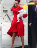 Kate-Middleton-Airport-New-Zealand-2