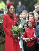 Kate-Middleton-Airport-New-Zealand-6