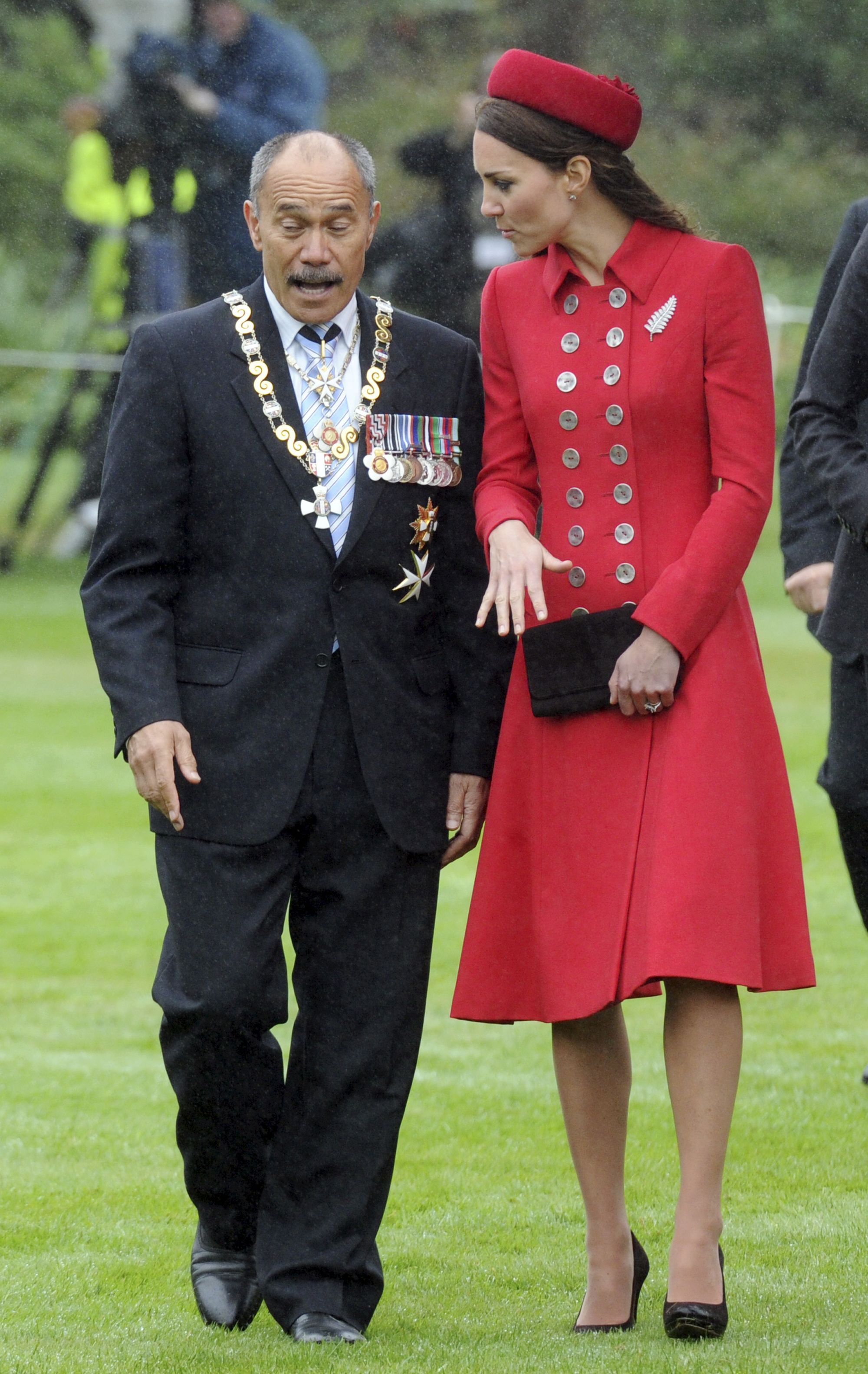 Kate-Middleton-Airport-New-Zealand-8