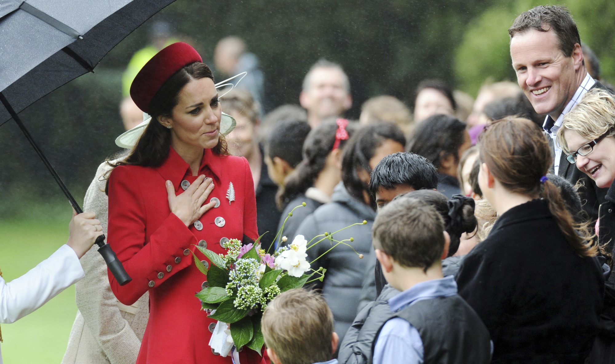 Kate-Middleton-Airport-New-Zealand-9