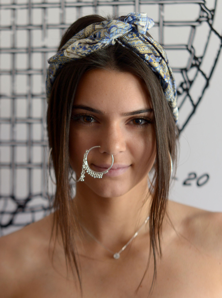 Kendall-Jenner-LACOSTE-6