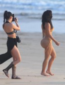 Kim-Kardashian-Thailand-1