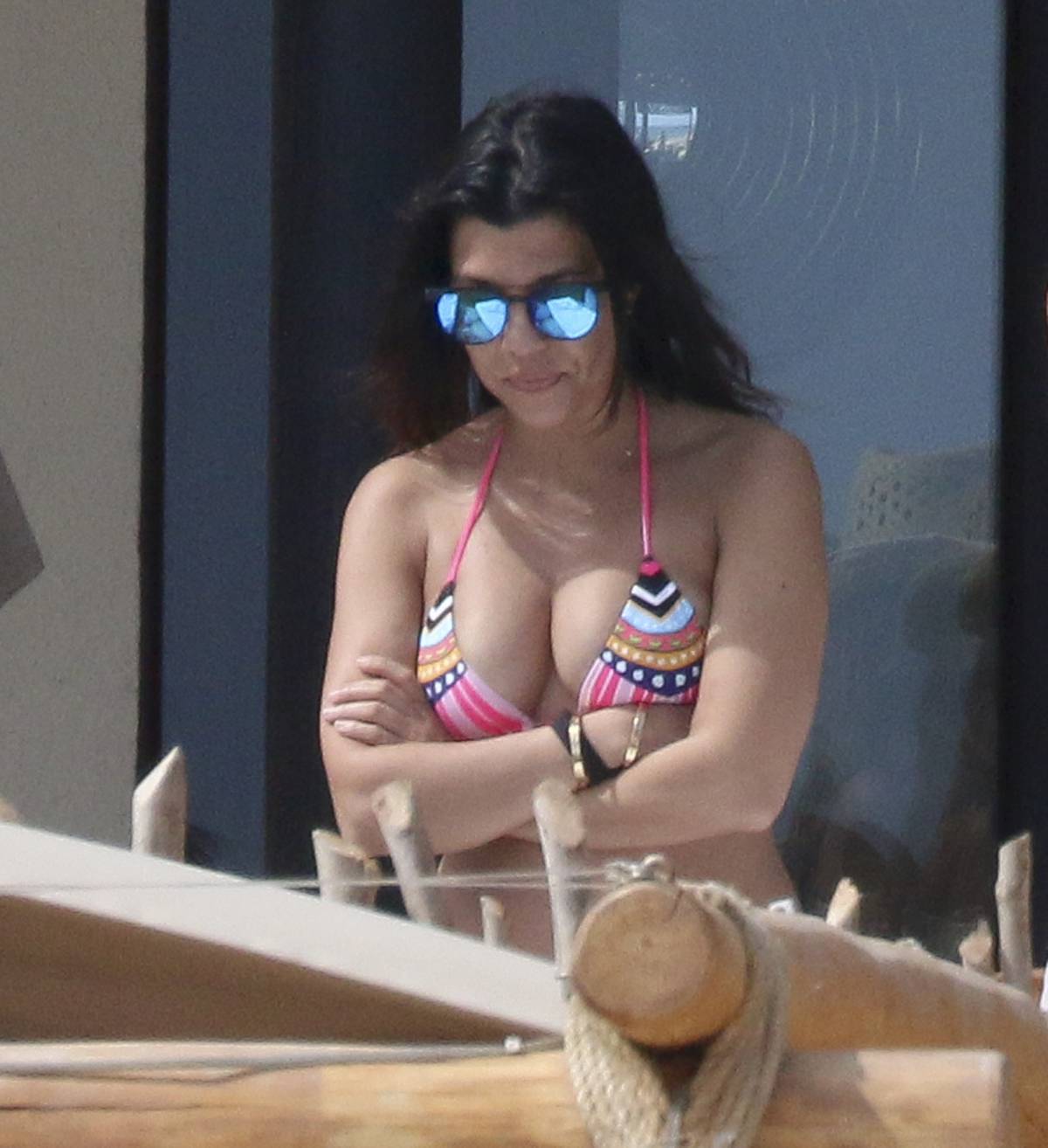 Kourtney-Kardashian-111