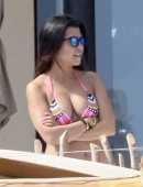 Kourtney-Kardashian-112