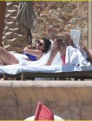 Kourtney Kardashian Showing Off Her Sexy Bikini Body