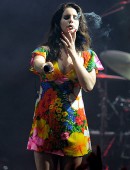 Lana-Del-Rey-Performing-Coachella-12