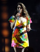 Lana-Del-Rey-Performing-Coachella-3