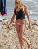 LeAnn-Rimes-in-Bikini-9