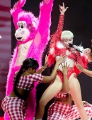 Miley-Cyrus-Bangerz-Tour-Bell-Center-Montreal-QC-1