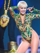 Miley-Cyrus-Bangerz-Tour-Bell-Center-Montreal-QC-13