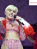 Miley-Cyrus-Bangerz-Tour-Bell-Center-Montreal-QC-3