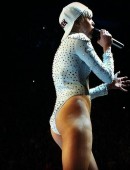Miley-Cyrus-Bangerz-Tour-Bell-Center-Montreal-QC-5
