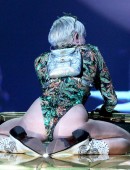 Miley-Cyrus-Rutherford-4