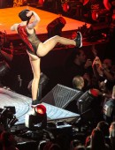 Miley-Cyrus-Verizon-Center-Washington-10