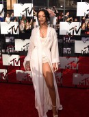 Rihanna-2014-MTV-Movie-Awards-LA-14