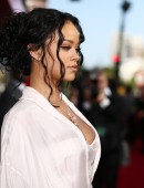 Rihanna-2014-MTV-Movie-Awards-LA-15