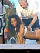 Exclusive - Rihanna Does a Skin Photo Shoot Half Naked in the Hollywood Hills