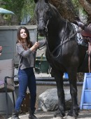 Selena-Gomez-Horseback-Riding-LA-5