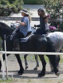 Selena-Gomez-Horseback-Riding-LA-8