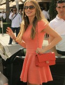 EXCLUSIVE: Sofía Vergara grabs lunch in Beverly Hills